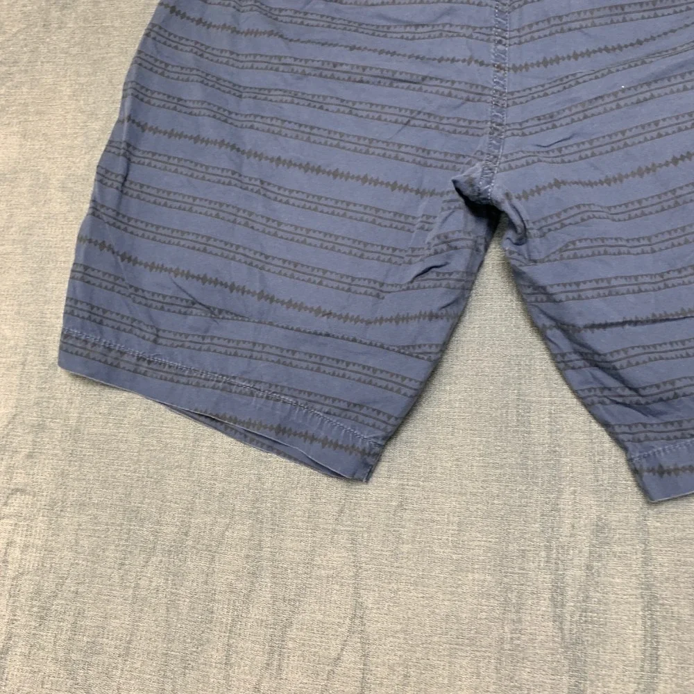 Quiksilver Chino Shorts Mens 32 Navy Blue Aztec Pattern Hiking Casual Outdoor